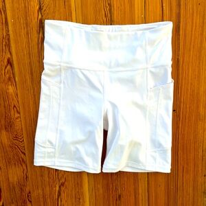 Athleta Ultimate Stash II 7" Bike Shorts Pure White Small